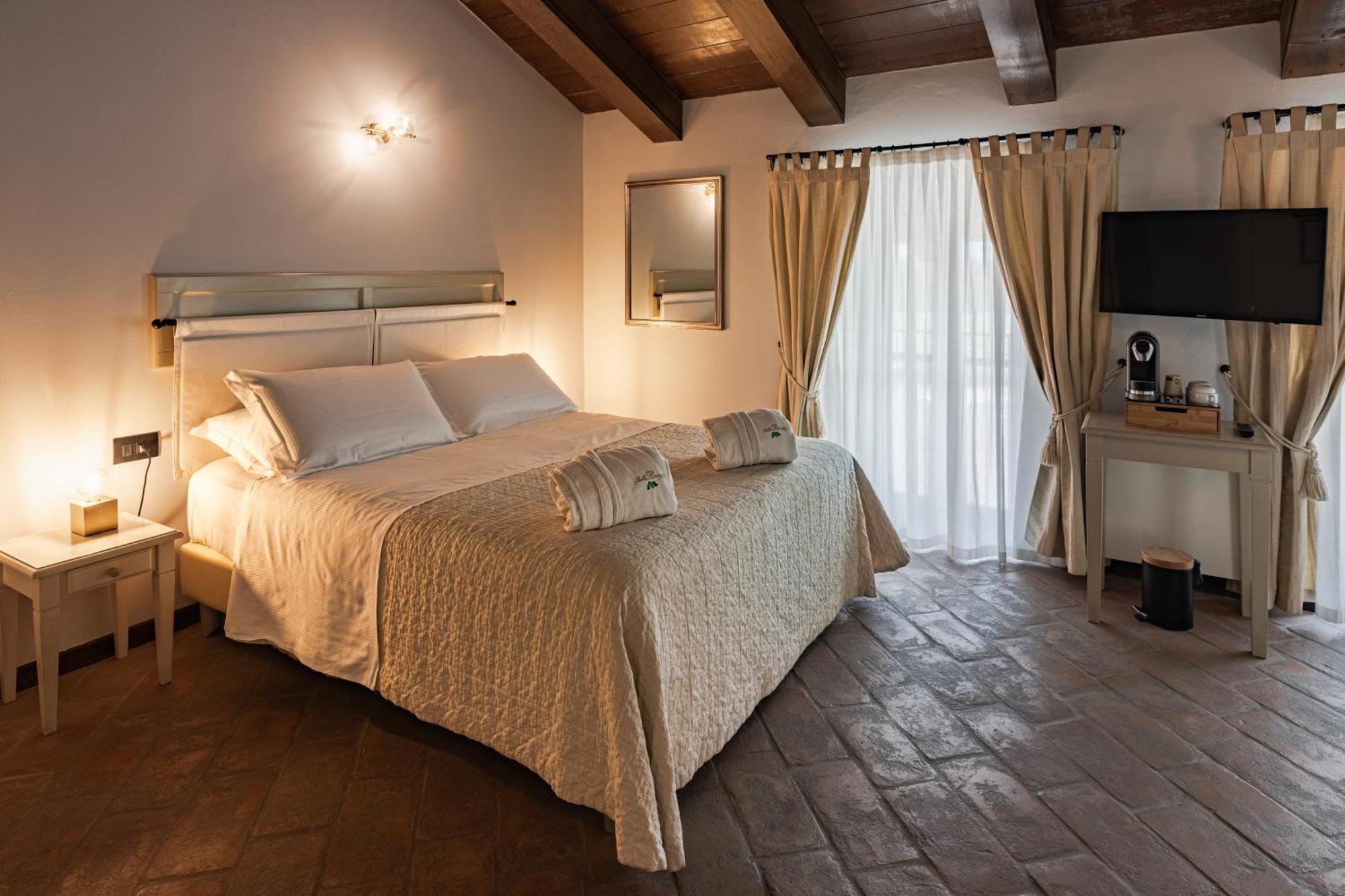 Relais Bella Rosina Pool & Spa La Cassa 외부 사진